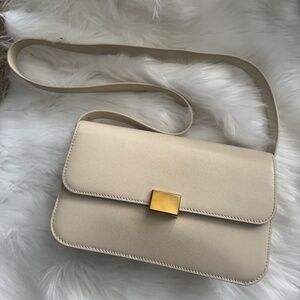 The Curated  Classic Shoulder Bag in Cream